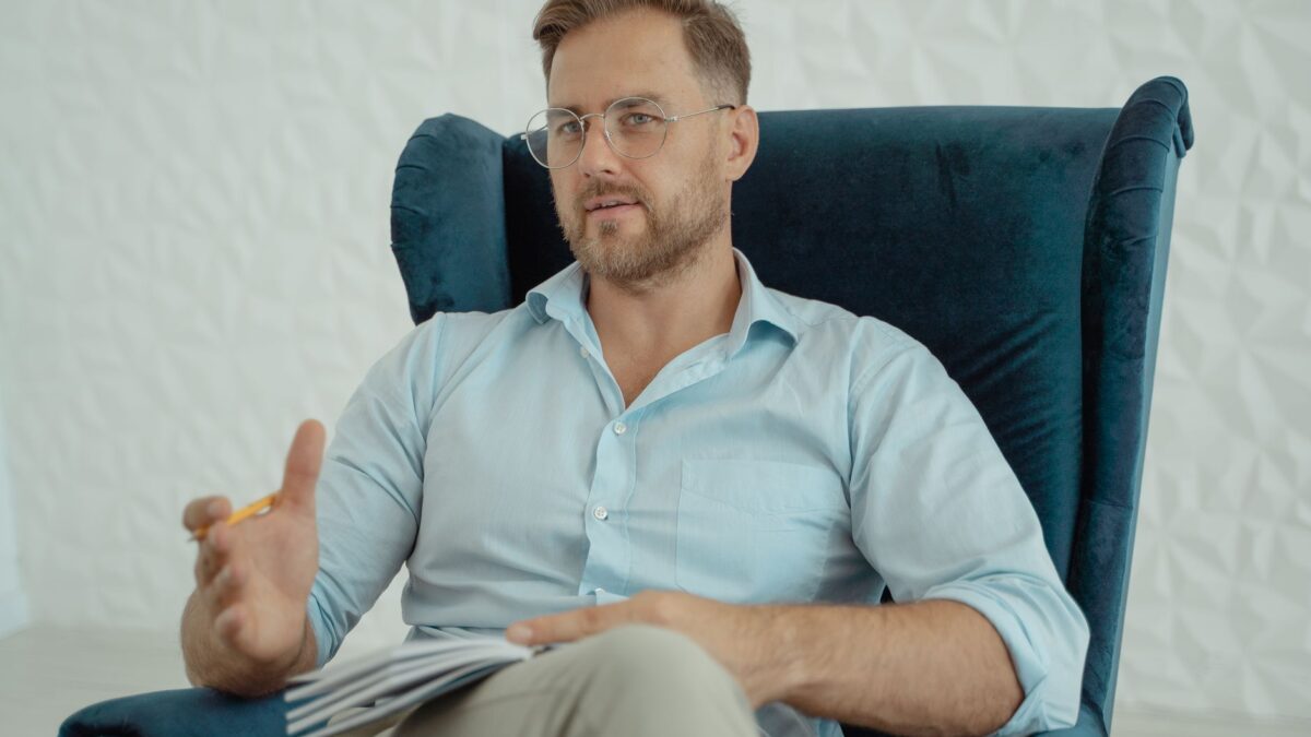 escolher psicólogo terapia online: Como escolher um psicólogo para terapia online de forma segura