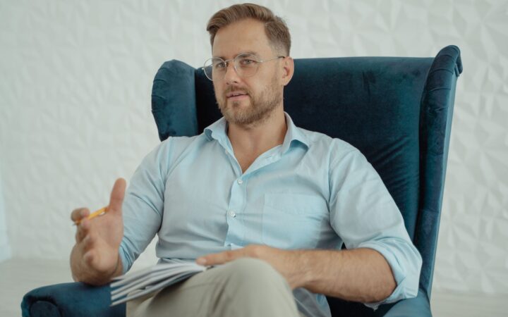escolher psicólogo terapia online: Como escolher um psicólogo para terapia online de forma segura